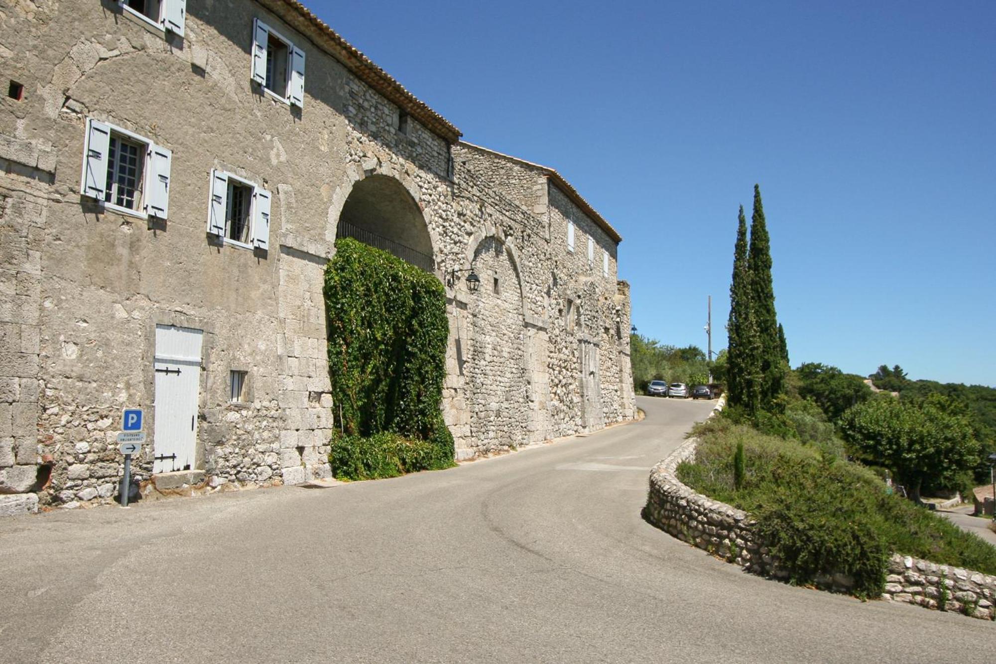 La Closerie D'Escalin Gite 12 Personnes Et Jacuzzi La Garde Adhemar Bagian luar foto