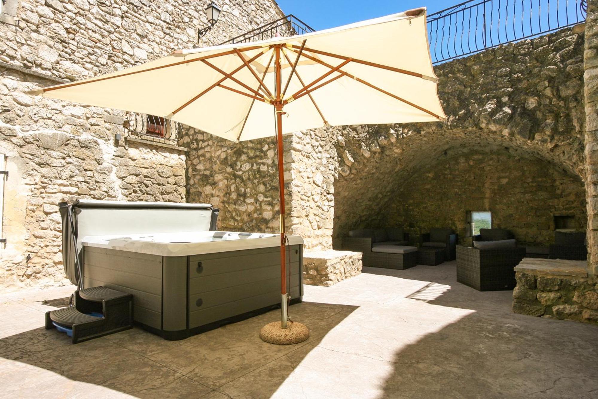 La Closerie D'Escalin Gite 12 Personnes Et Jacuzzi La Garde Adhemar Bagian luar foto
