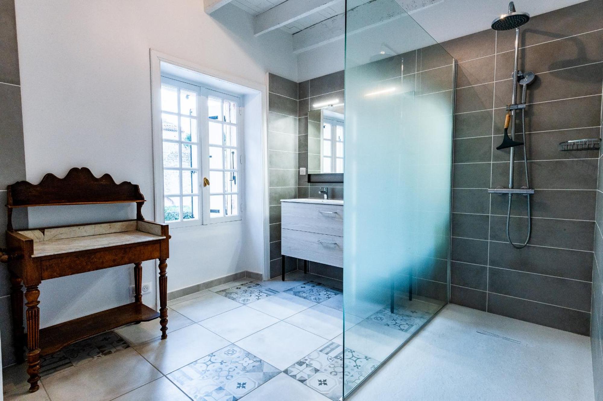 La Closerie D'Escalin Gite 12 Personnes Et Jacuzzi La Garde Adhemar Bagian luar foto